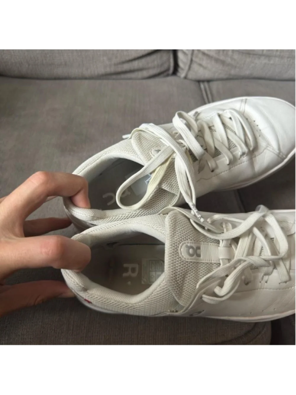 On Running Cloudswift white sneakers #running #cloudswift